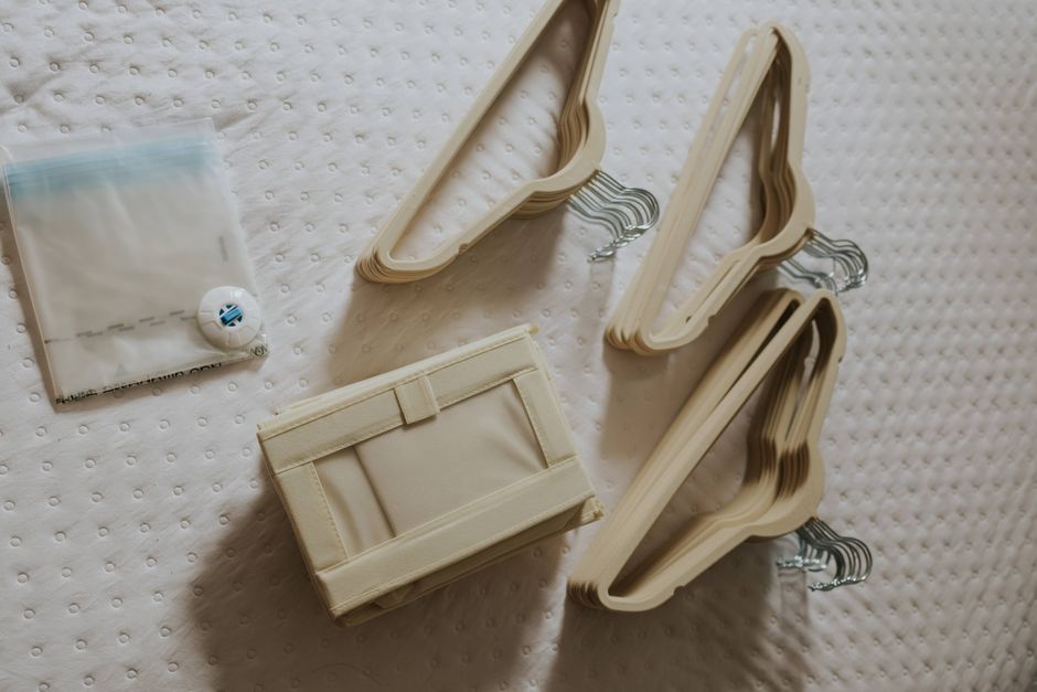Caixas organizadoras e prateleiras de closet categorizadas