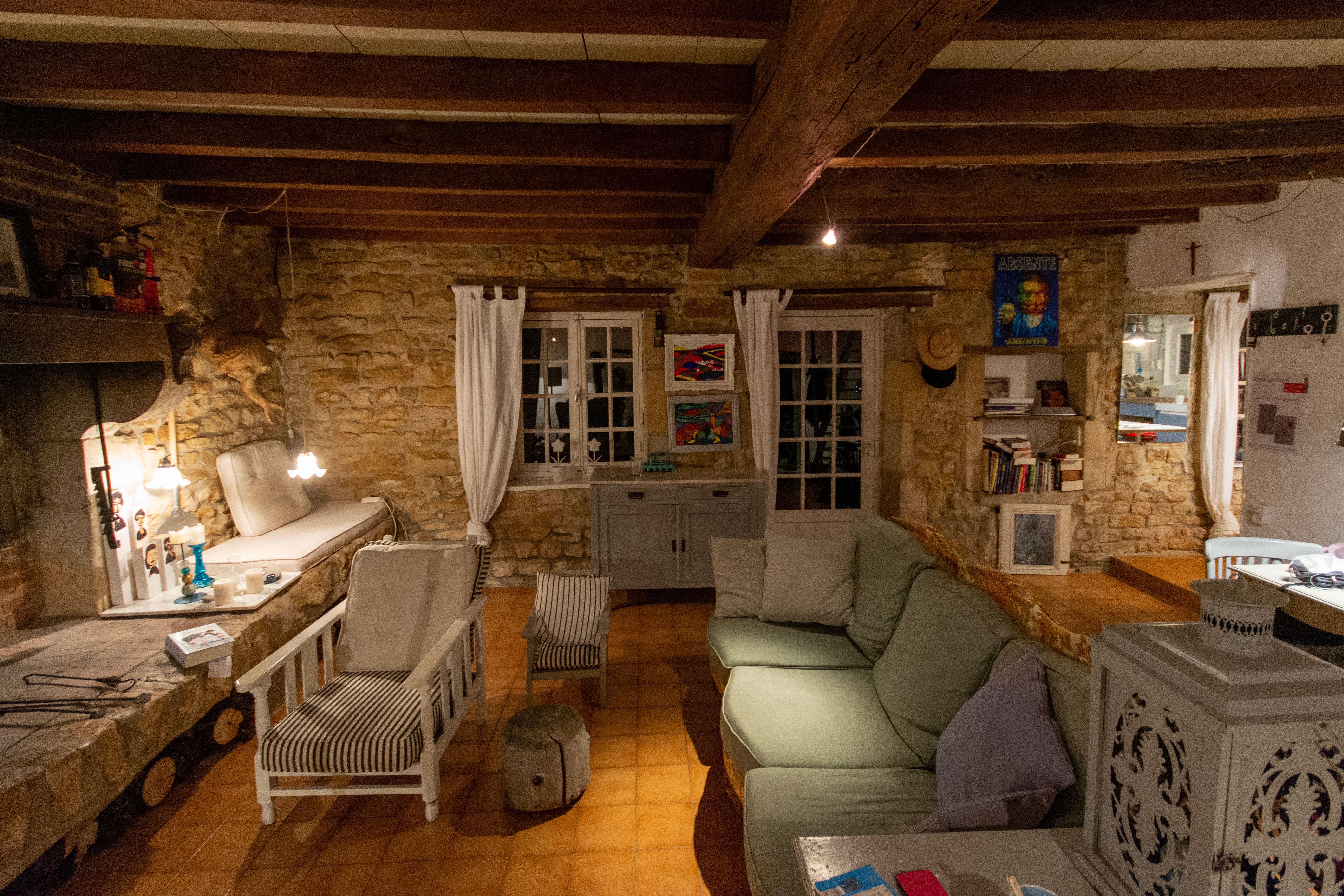 Sala de estar aconchegante em estilo cottage