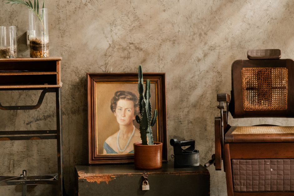 Móveis Antigos: Como Pintar e Renovar em Casa (DIY)