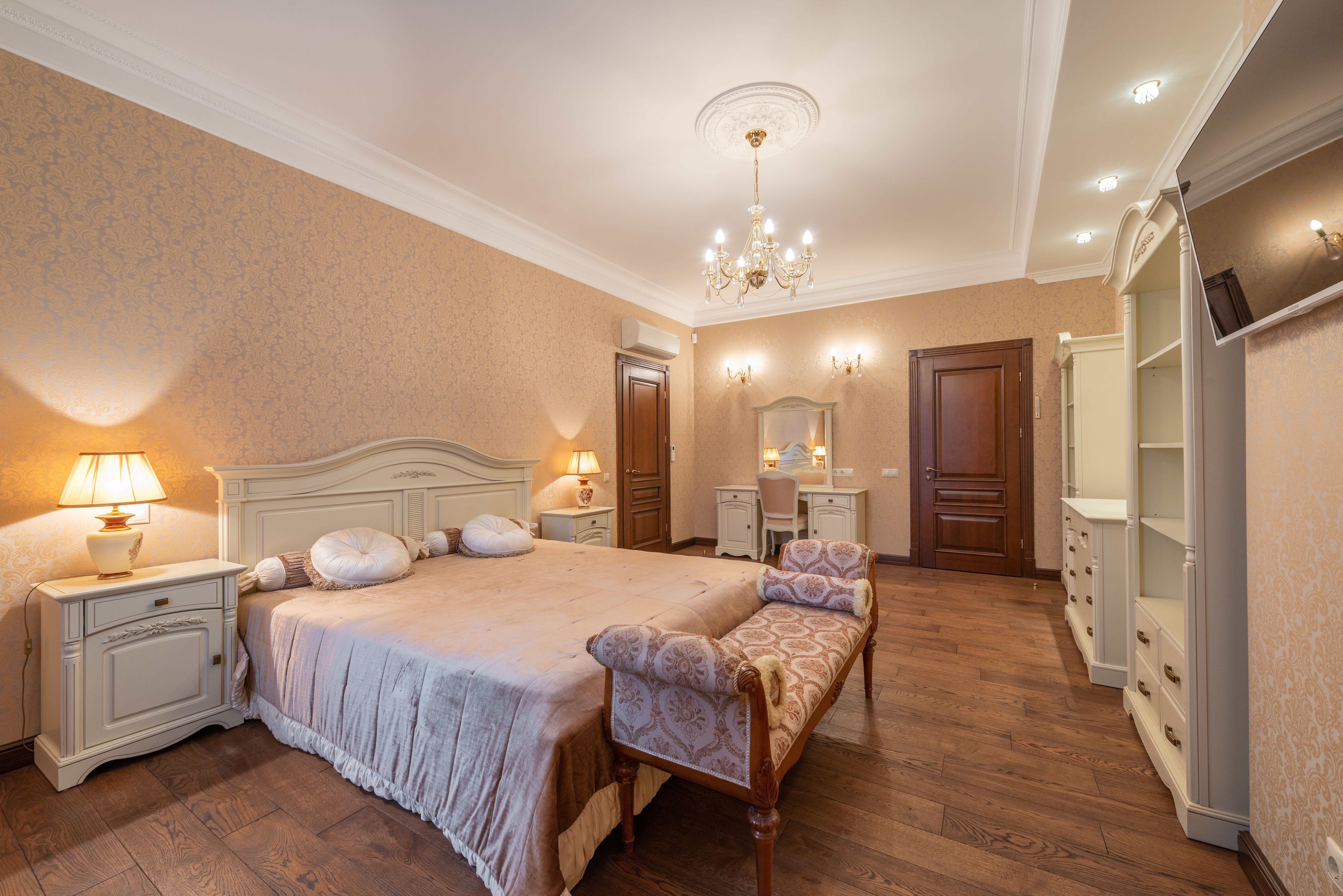 Quarto decorado tons quentes suaves 2026