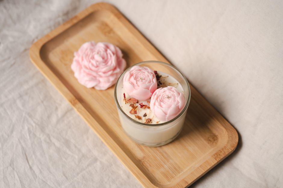 Cera de Soja ou Parafina: Qual Vela Aromática Dura Mais em Casa