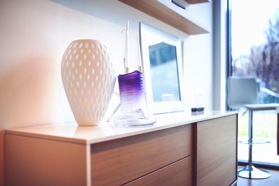 Composição de vasos decorativos de tamanhos diferentes
