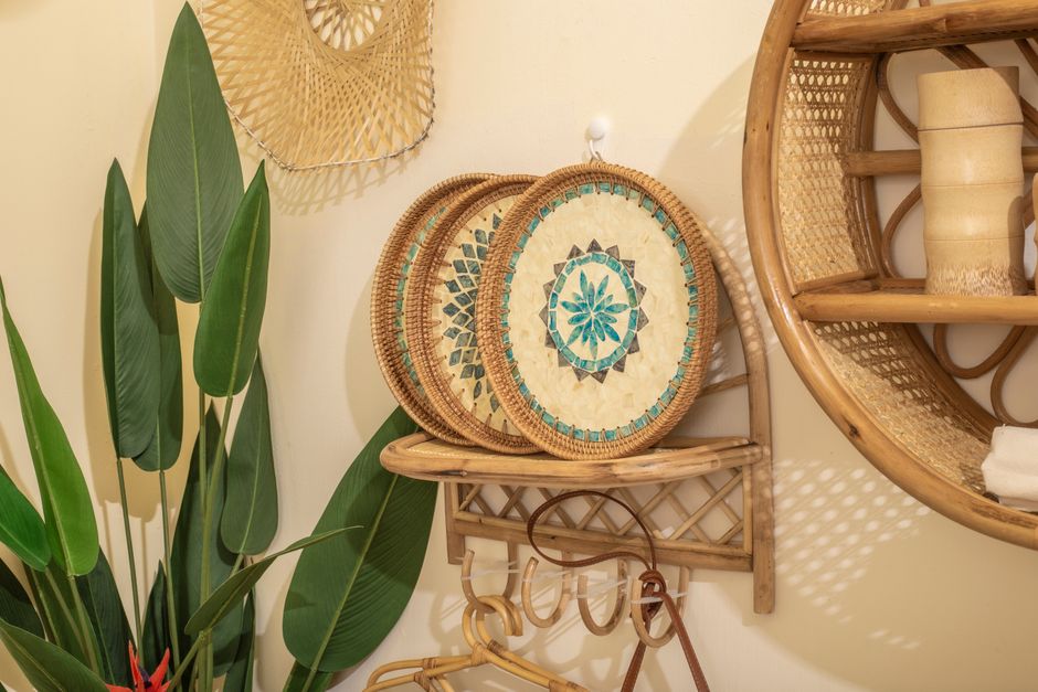Cesto decorativo em prateleira de estante